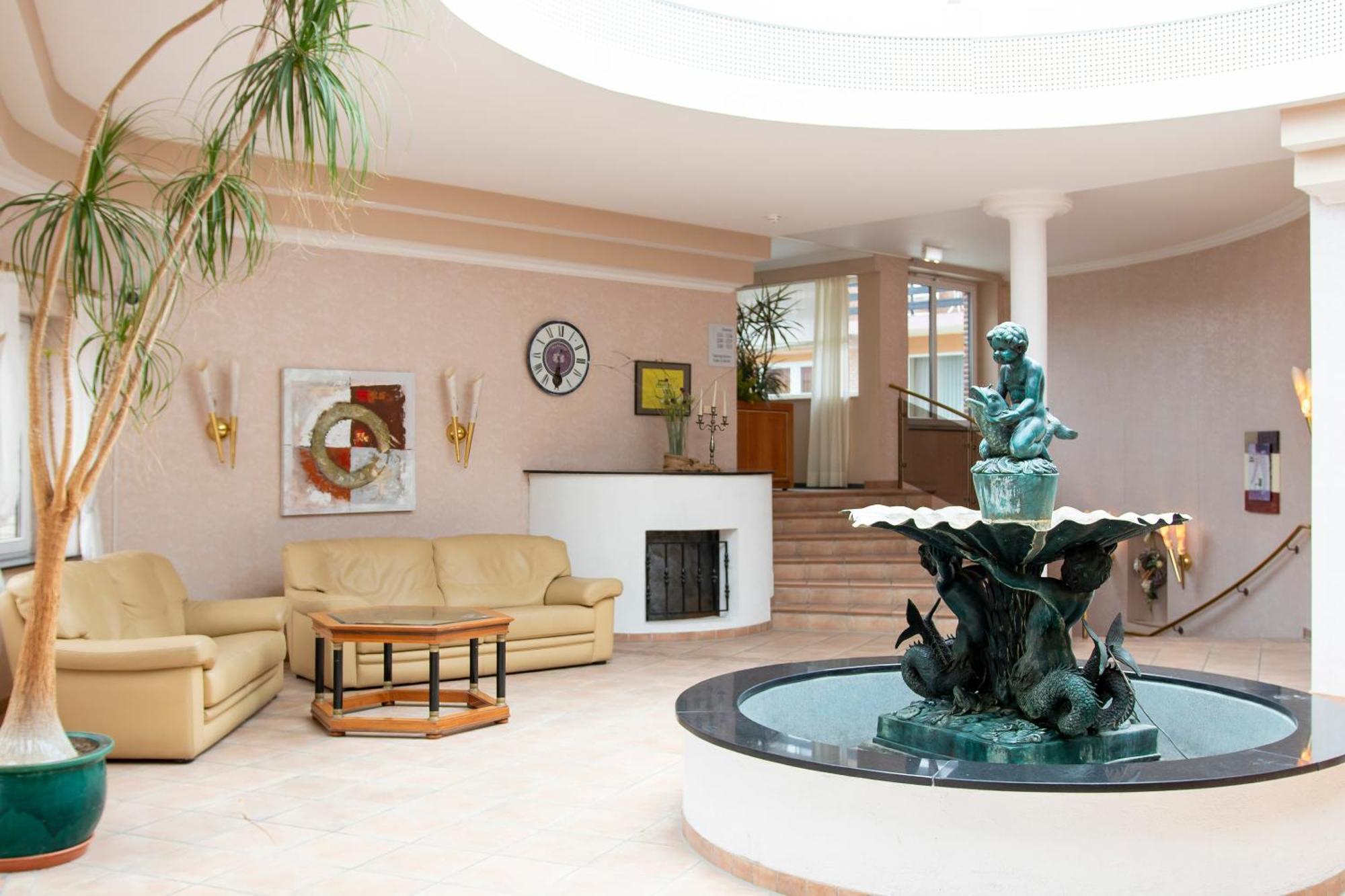 Golf- Und Wellnesshotel Amtsheide Bad Bevensen Buitenkant foto