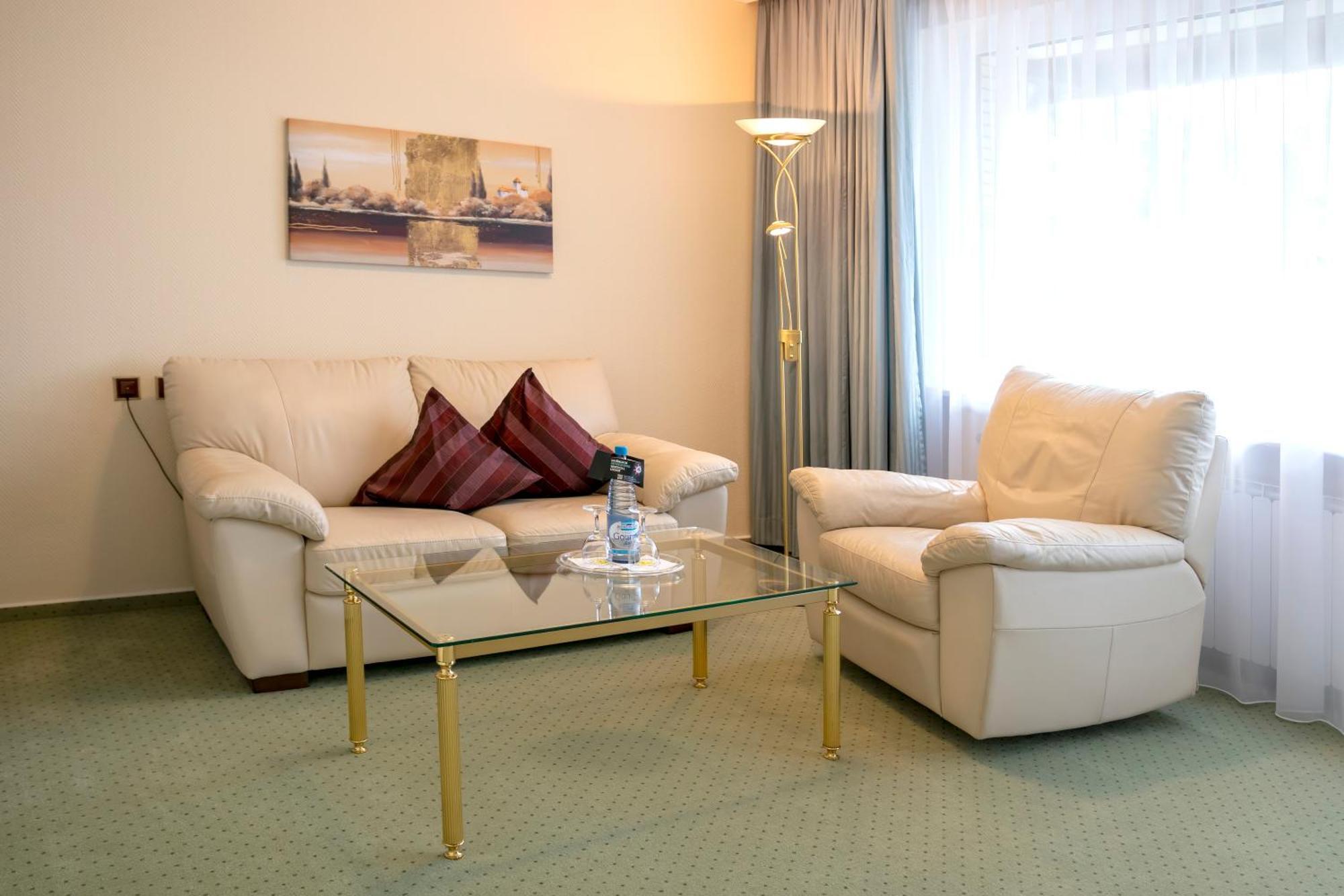Golf- Und Wellnesshotel Amtsheide Bad Bevensen Buitenkant foto