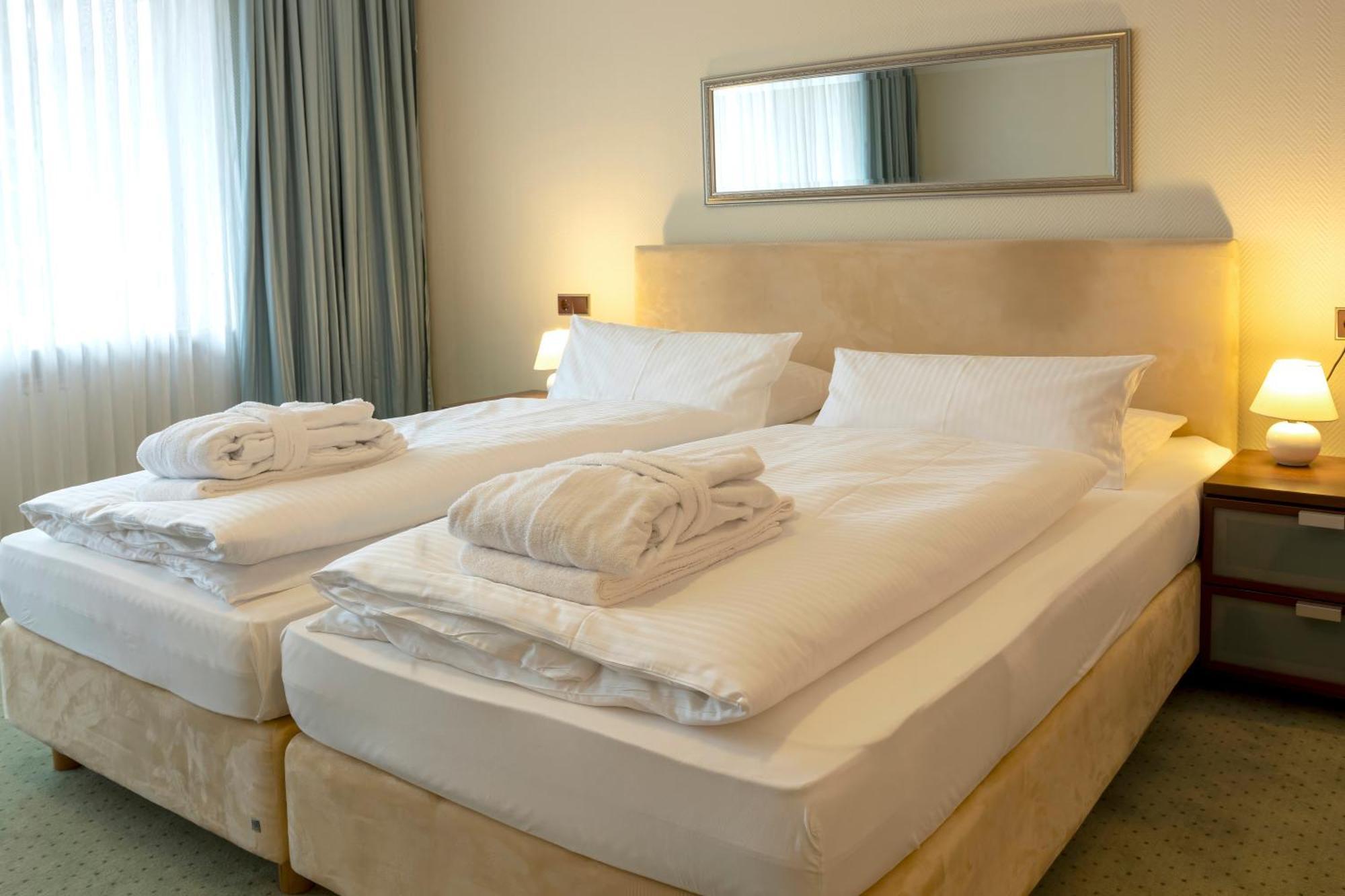 Golf- Und Wellnesshotel Amtsheide Bad Bevensen Buitenkant foto