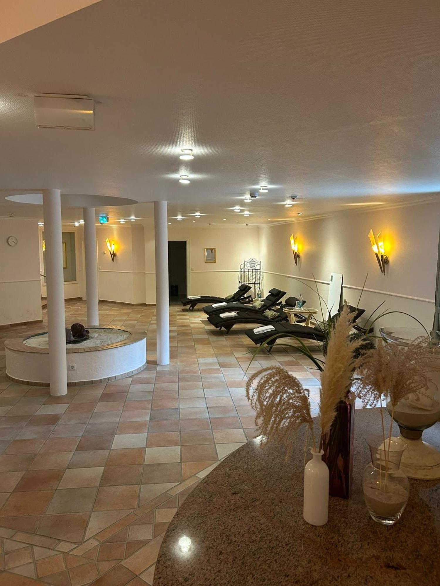 Golf- Und Wellnesshotel Amtsheide Bad Bevensen Buitenkant foto